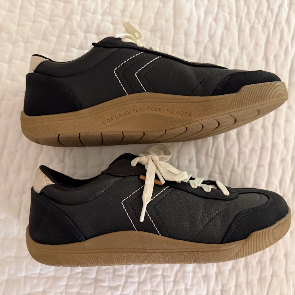 Dr. Scholl's Black Sneakers with Cream Laces and Tan/Gold Accents